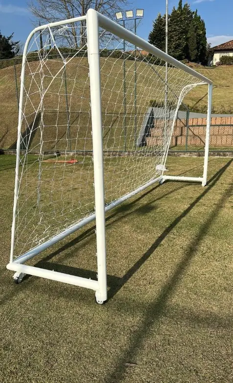 Trave de Futebol Society c/ Requadro e Rodas
